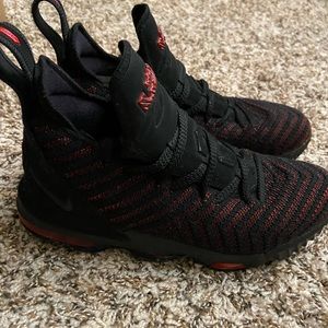 Lebron 16  red and black  Nike Tennis Shoes